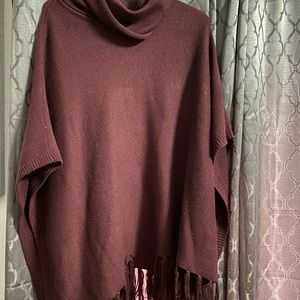 BURGUNDY fringe poncho 🦊